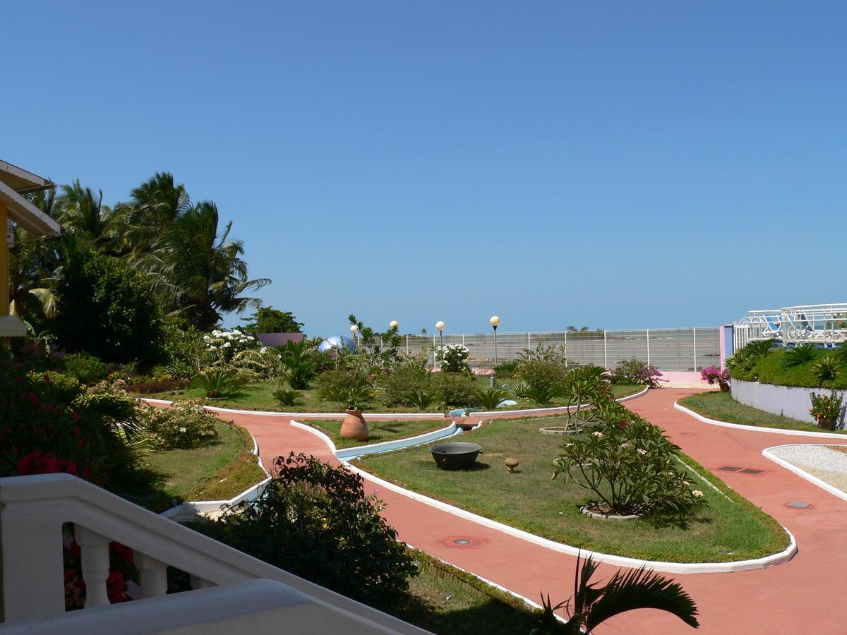 Appart' Hotel Montjoyeux Les Vagues Cayenne Exterior photo