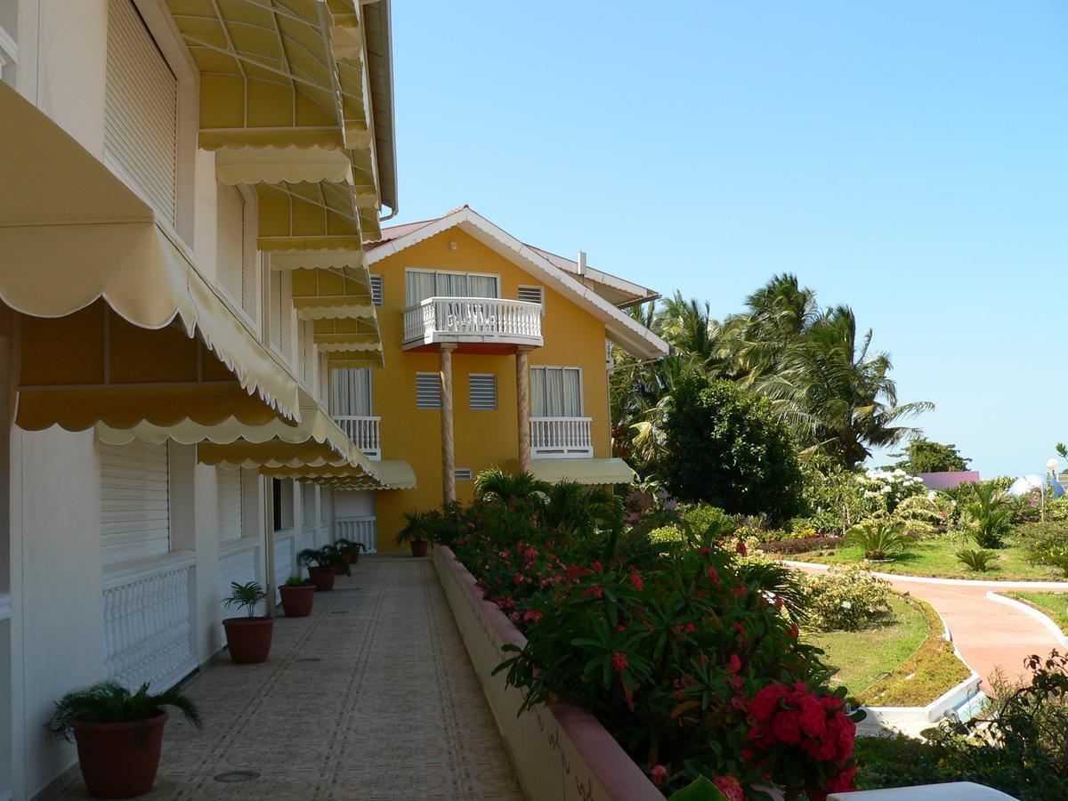 Appart' Hotel Montjoyeux Les Vagues Cayenne Exterior photo