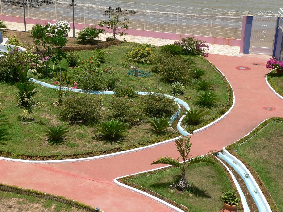 Appart' Hotel Montjoyeux Les Vagues Cayenne Exterior photo