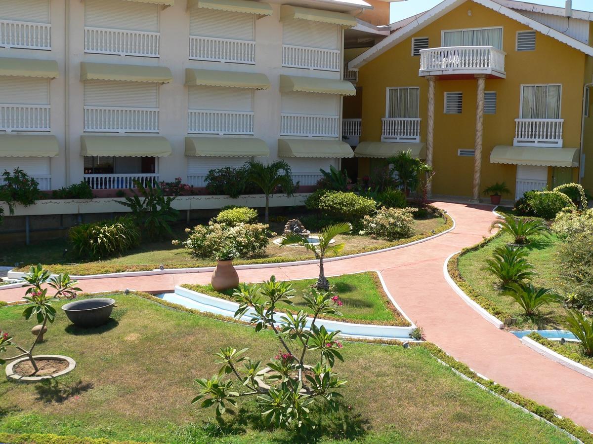 Appart' Hotel Montjoyeux Les Vagues Cayenne Exterior photo